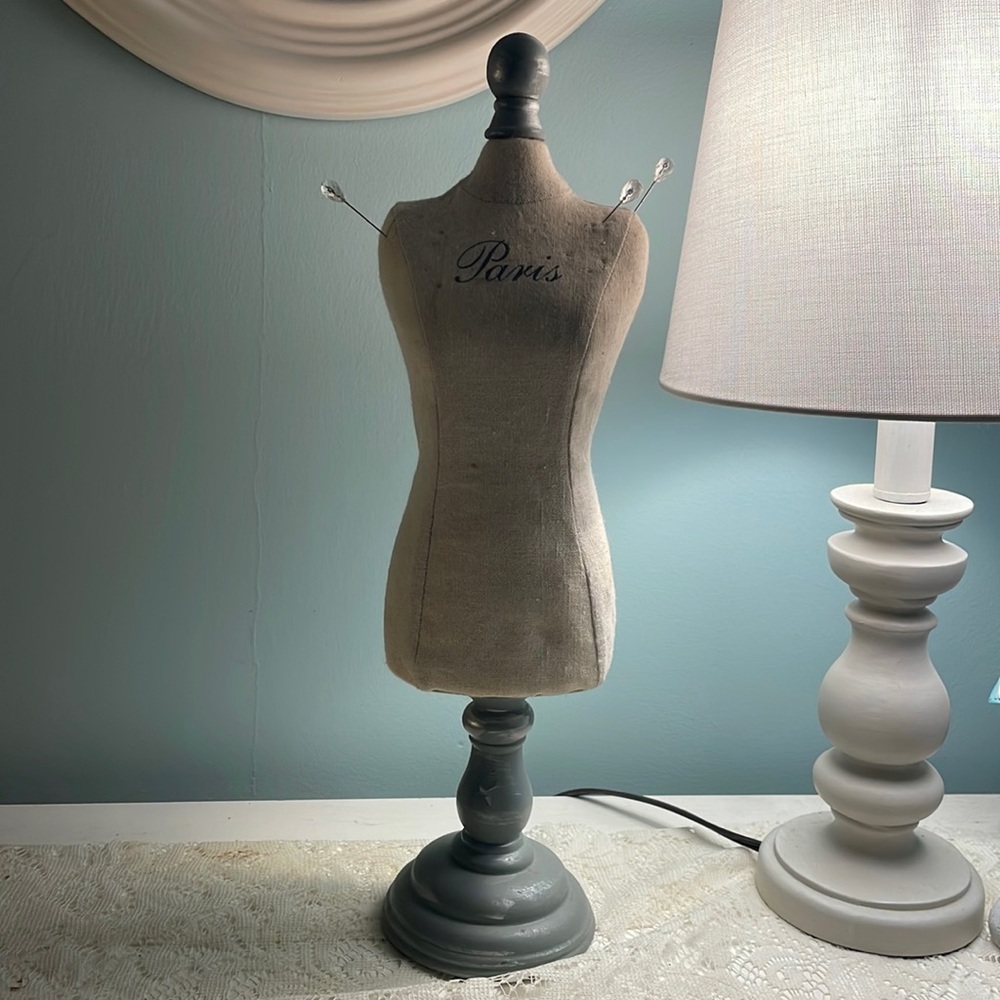 Jewelry mannequin